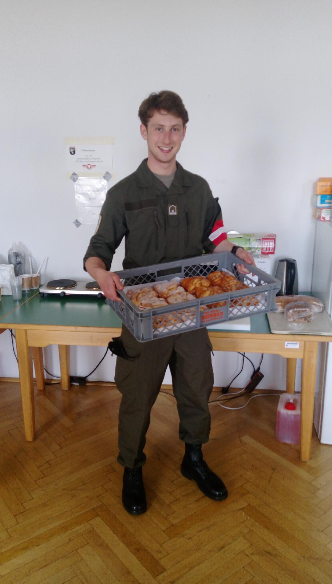 WiUO im Einsatz –Anlieferung frischer Golatschen für die 1. AssKp/W WiUO im Einsatz –Anlieferung frischer Golatschen für die 1. AssKp/W